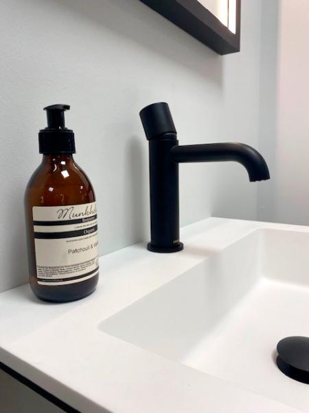 Cass&oslash;e One h&aring;ndvaskarmatur - Mat sort