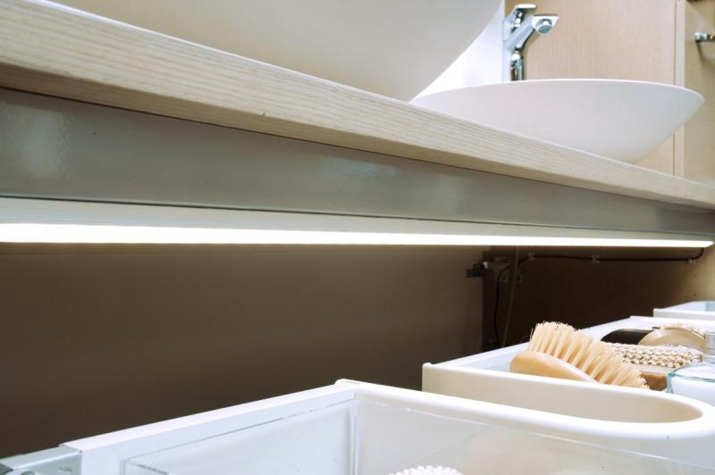 Str&oslash;mberg LED-belysning til skuffer - 600mm