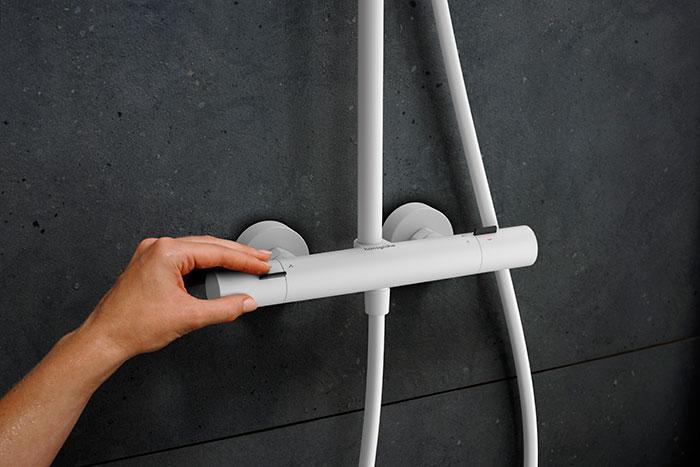 hansgrohe Pulsify S Puro 260 Showerpipe 1jet m/EcoSmart, EcoStat Fine og 3jet h&aring;ndbruser - Mat hvid